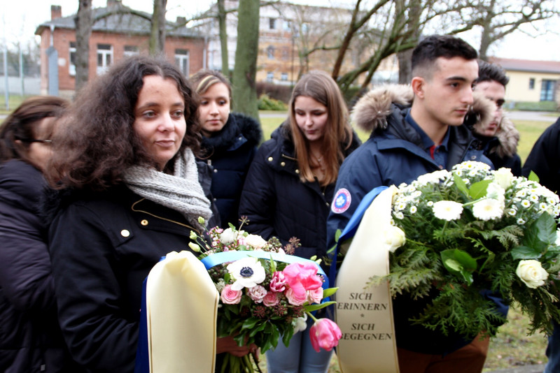 Kranzniederlegung in der Gedenkstätte für die Opfer der NS-"Euthanasie" in Bernburg